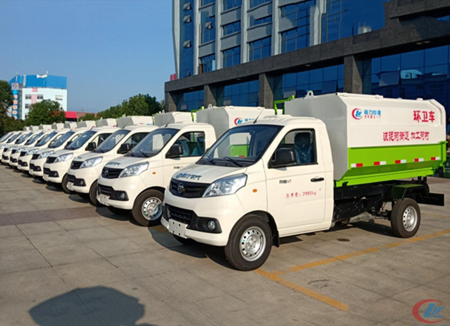 青海西寧垃圾車(chē)用戶(hù)：福田伽途小型掛桶垃圾車(chē)批發(fā)車(chē)