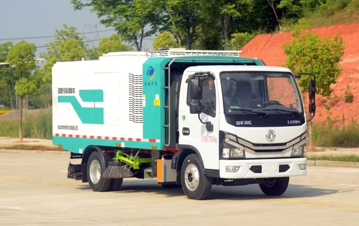 ?東風(fēng)中型5m3道路污染清除掃路車(chē)技術(shù)參數與市場(chǎng)報價(jià)