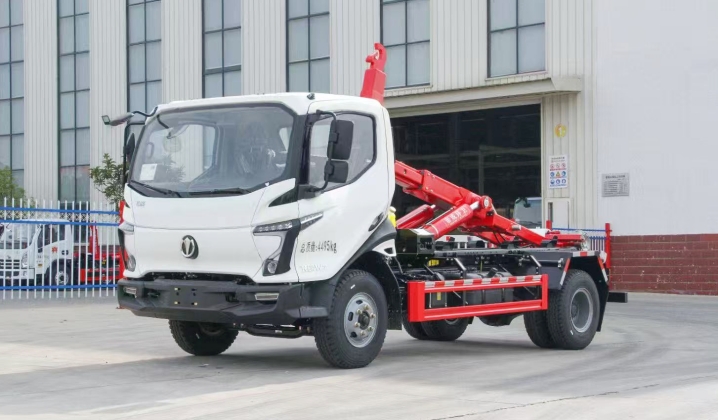 飛碟W7鉤臂車(chē)：重載與智能融合的工程運輸解決方案