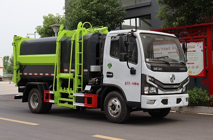 東風(fēng)大多利卡自裝卸式垃圾車(chē)
